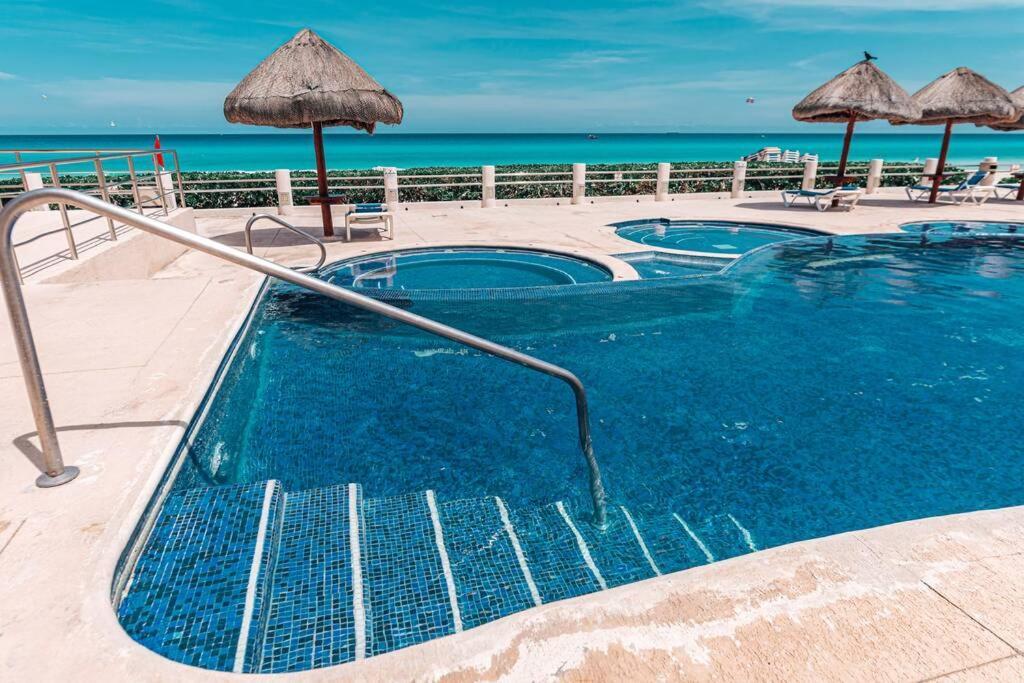 Villas Marlin 108, A Pie De Playa, Albercas, Jacuzi, Ubicacion Inmejorable Cancun Exterior photo